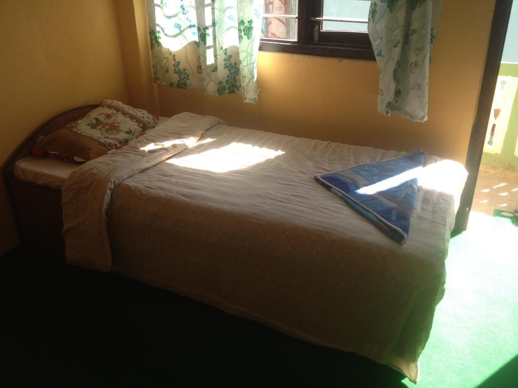 Peace Guest House Pokhara Room photo